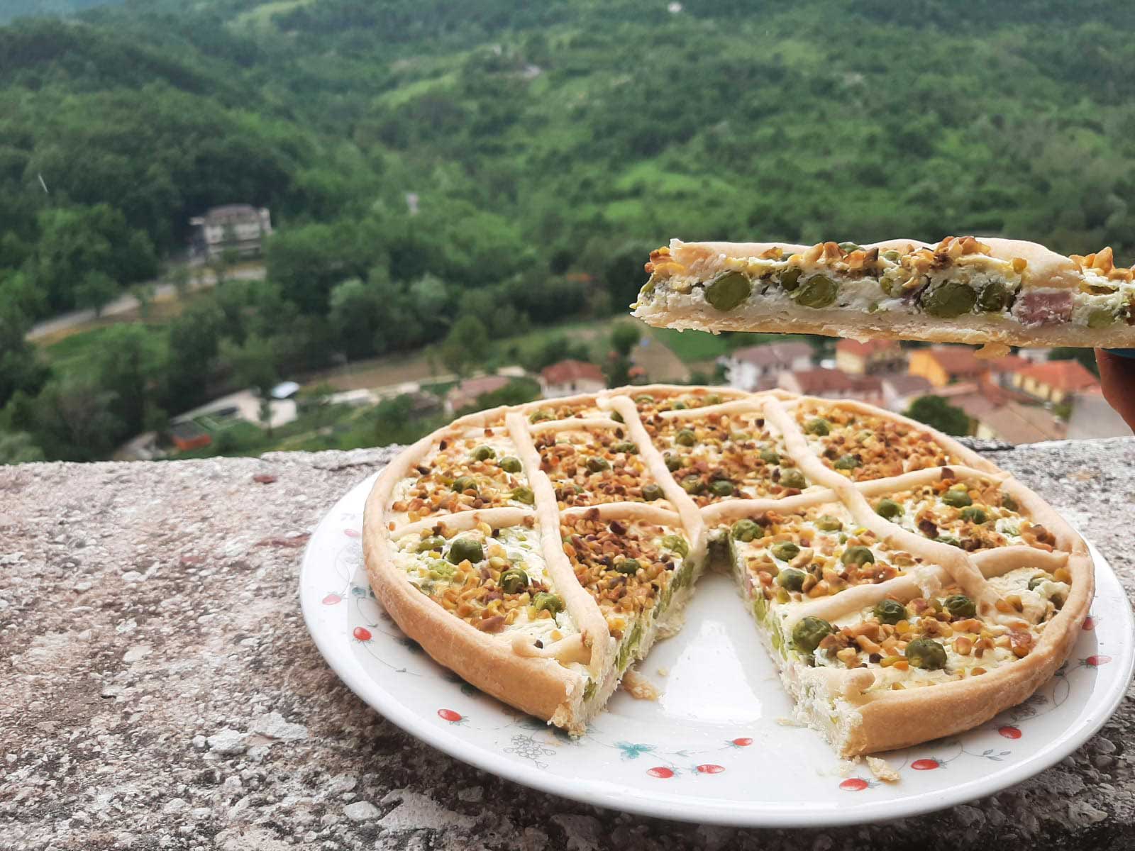 Crostata salata piselli e prosciutto