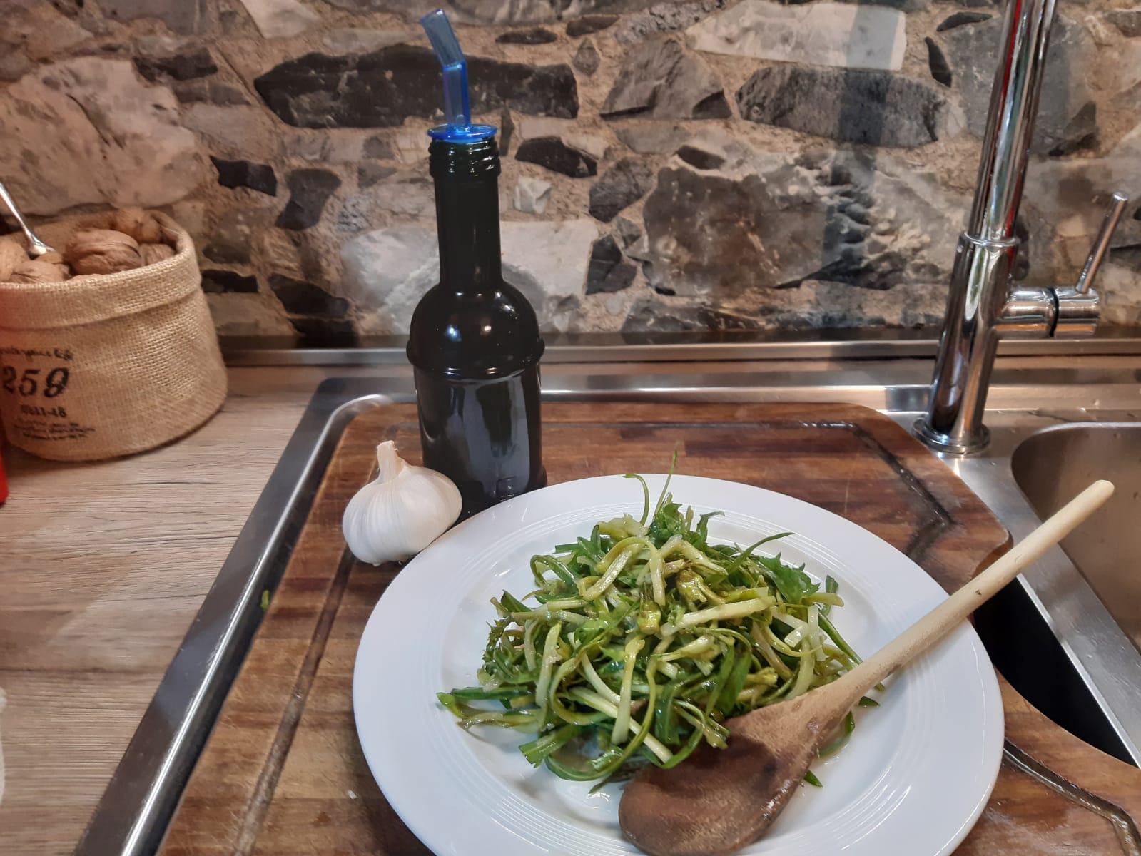 Ricetta insalata di Puntarelle alla Romana