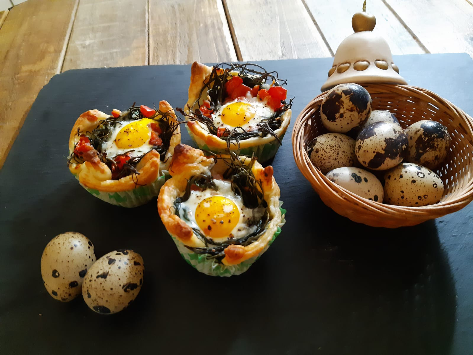 Nidi di sfoglia con agretti