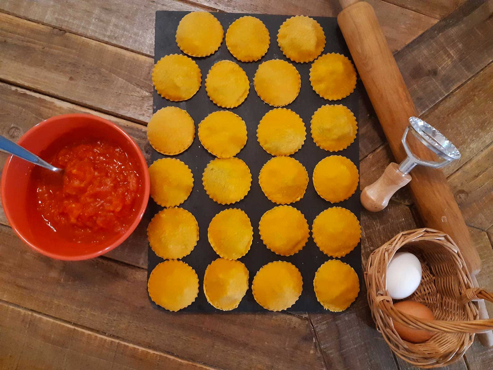 Ravioli asparagi e salmone fresco