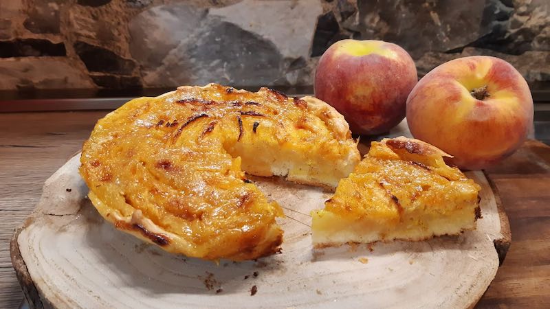 Tortina con crema e pesche