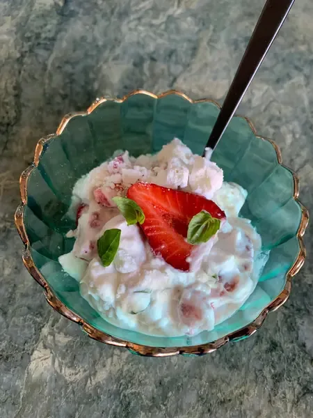 Fragole, panna & meringa
