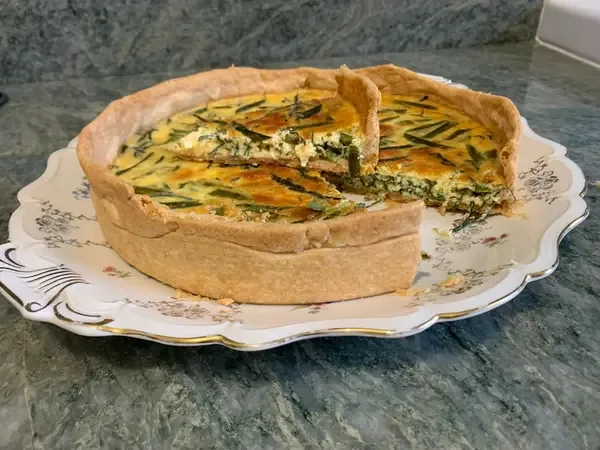 Torta salata cipollotto, agretti ed asparagi